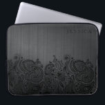 Housse Pour Ordinateur Portable Arrière - plan en métal noir et dentelle en margue<br><div class="desc">Impression en aluminium brossé noir et dentelle en cachemire noir. monogramme personnalisé et optionnel.</div>