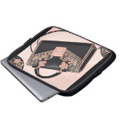 Housse Pour Ordinateur Portable Art IA noir et rose (Devant bas)