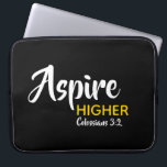 Housse Pour Ordinateur Portable ASPIRE HAUT Inspirationnel Christian Black<br><div class="desc">Message inspirationnel - Aspire Supérieur - avec Scripture référence Colossiens 3:2 "Mettez votre esprit sur les choses au-dessus". Un message de motivation, simplement mais élégamment affiché. Le texte est entièrement personnalisable, de sorte que vous pouvez personnaliser avec votre message préféré et la référence de l'Écriture, ou vous pouvez laisser comme...</div>