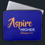 Housse Pour Ordinateur Portable ASPIRE HAUT Inspirationnel Christian Blue<br><div class="desc">Message inspirationnel - Aspire Supérieur - avec Scripture référence Colossiens 3:2 "Mettez votre esprit sur les choses au-dessus". Un message de motivation, simplement mais élégamment affiché. Le texte est entièrement personnalisable, de sorte que vous pouvez personnaliser avec votre message préféré et la référence de l'Écriture, ou vous pouvez laisser comme...</div>
