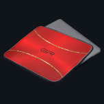 Housse Pour Ordinateur Portable Bande or Arrière - plan rouge accent<br><div class="desc">Image d'arrière - plan métallique rouge avec deux rayures dorées brillantes accent. monogramme facultatif.</div>