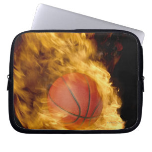 Housse Pour Ordinateur Portable Basket-ball sur le feu (composé numérique)