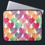 Housse Pour Ordinateur Portable Beaucoup d'amour dans les Coeurs Aquarelle<br><div class="desc">Coeurs dégradé couleur aquarelle superposés motif.</div>