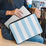 Housse Pour Ordinateur Portable Bleu, Blancs, Motif rayé<br><div class="desc">Élégant,  stylish and sophisticated stripes in blue and white color. La mode et la tendance vendent,  parfait pour les stripes lover in your life.</div>