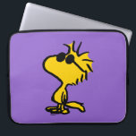 Housse Pour Ordinateur Portable Bois En Lunettes De Soleil<br><div class="desc">Jetez un oeil à ce design super mignon avec des lunettes de soleil cool Woodstock sport.</div>