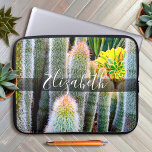 Housse Pour Ordinateur Portable Cactus vert flou photo ajouter votre nom script bo<br><div class="desc">Ces cactus vert et orangé flou vous feront rêver de jours ensoleillés et de l'atmosphère paisible d'un jardin d'été chaque fois que vous utilisez cette superbe photo porte-ordinateur portable en néoprène nom personnalisé. Cette pochette pour ordinateur portable est disponible en trois tailles : 15", 13" et 10". Fait un grand...</div>