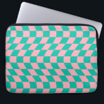 Housse Pour Ordinateur Portable Chèque Retro Chèque Retro Pink Motif vert<br><div class="desc">Chèques cool déformés dans des tons bleu pastel et rose pastel. Un design psychédélique rétro qui vous emmène au pays des merveilles. Chariot tordu,  ondulé,  déformé,  chèques déformés,  à damiers déformé manches d'ordinateur portable pour l'élève du dortoir.</div>