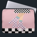Housse Pour Ordinateur Portable Chèques d'art moderne À damiers roulettes de patin<br><div class="desc">Roller skater girl en chèques en jupe, lilas checkers en quads, roller en damier motif disco plancher. Pieds abstraits parfaits patins à roulettes art pour poupée, femme, fille. Patins à roulettes amovibles design motif sur décoration maison, tasses, papier d'emballage, etc. Roller skates art illustration design cadeau pour fille, petite-fille, derby...</div>