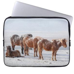 Housse Pour Ordinateur Portable Chevaux islandais couverts de neige