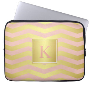 Housse Pour Ordinateur Portable Chevrons rose et or glamour avec Monogramme