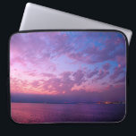 Housse Pour Ordinateur Portable Coucher de soleil bleu violet océan photo simple m<br><div class="desc">S'inspirer chaque fois que vous utilisez votre manche d'ordinateur portable en néoprène avec cette magnifique photo d'un coucher de soleil mauve, rose et bleu doux sur l'océan Pacifique. Cette pochette pour ordinateur portable est disponible en trois tailles : 15", 13" et 10". Fait un grand cadeau pour quelqu'un spécial! Vous...</div>
