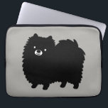 Housse Pour Ordinateur Portable Cute Noir Pomeranian | Chien à caricature en mouss<br><div class="desc">Dessin mignon d'un Poméranien noir moelleux. Une pochette d'ordinateur portable parfaite pour toute personne qui aime un Pom. Visitez le Doodle World de Jenn pour encore plus d'amusement Pommy designs et accessoires informatiques cool.</div>