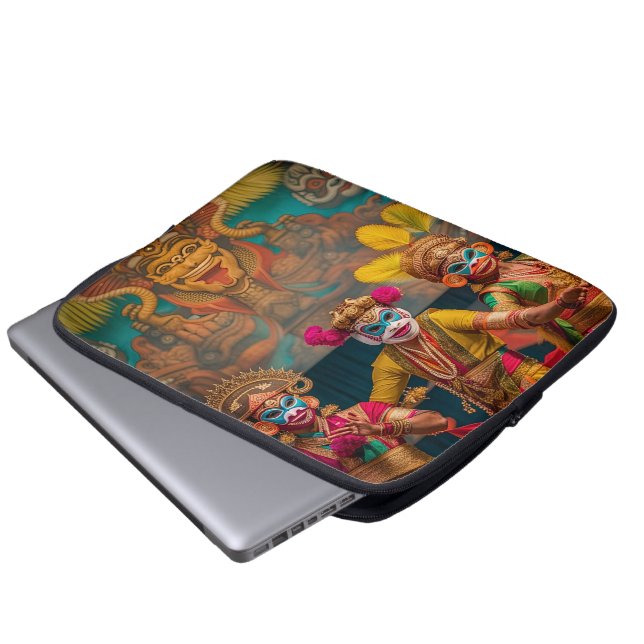Housse Pour Ordinateur Portable Danseurs masqués indonésiens de Bali (Devant bas)