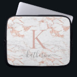 Housse Pour Ordinateur Portable Élégant Monogramme en marbre rose or rose<br><div class="desc">Élégant Chic Blush Rose | Monogramme rose Gold Foil avec marbre rose or rose ou tendance et votre nom et monogramme personnalisés.</div>