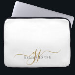 Housse Pour Ordinateur Portable Élégant Script Monogramme Initiales minimaliste<br><div class="desc">Un chic monogramme noir d'or moderne chic sur blanc,  avec un script initial dramatique avec des swashes et votre nom complet dans un type serif moderne,  postez-le des notes. Une élégance simple. Écrivez votre note personnelle à l'intérieur.</div>