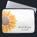 Housse Pour Ordinateur Portable Entraîneur Personnalisé de la vie de tournesol jau<br><div class="desc">Cette tunique de dessus de lap est décorée d'un tournesol jaune aquarelle. Facilement personnalisable avec votre nom et votre profession. Utilisez l'option Personnaliser supplémentaire pour modifier la taille, le style ou la couleur du texte si vous le souhaitez. Parce que nous créons notre propre oeuvre, vous ne trouverez pas cette...</div>