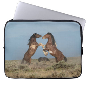 Housse Pour Ordinateur Portable Étalons de chevaux sauvages se battant