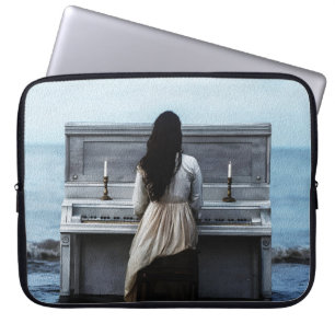 Housse Pour Ordinateur Portable Femme mélancolique jouant du piano au bord de la m