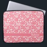 Housse Pour Ordinateur Portable Fille Blush rose Fleurs tropicales Monogramme<br><div class="desc">Fille Blush Pink Tropical Flowers Monogramme Portable Sleeve. Facile à customiser avec du texte,  des polices et des couleurs. Créé par le designer pro Zazzle BK Thompson exclusivement pour Cedar et String; veuillez nous contacter si vous avez besoin d'aide pour le design.</div>