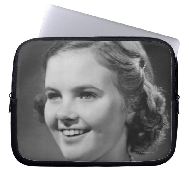 Housse Pour Ordinateur Portable Fille posant dans le studio (Devant)