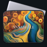 Housse Pour Ordinateur Portable Flèches de couleur d'art moderne Abstrait<br><div class="desc">Ce design de pochette d'ordinateur portable d'art abstrait moderne attire l'oeil et fait une véritable déclaration avec ses riches couleurs et textures de bijoux. Vive et stupéfiante. Ajoutez un nom pour le personnaliser. Créé par Simply Farmhouse Press.</div>