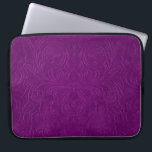 Housse Pour Ordinateur Portable Fleurs Embossées violettes profondes en daim look<br><div class="desc">Elégant style de cuir en daim design floral rétro violet foncé.Il s'agit d'une image de cuir et pas réel ou faux cuir et look gaufré est effet photoshop.</div>