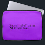 Housse Pour Ordinateur Portable Funny personnel sur violet brillant<br><div class="desc">L'oeuvre présente une typographie personnalisable qui se lit "Secret Intelligence by [Name]" sur une couleur violet bleu vif. Personnalisez cet objet en ajoutant votre nom. Pour des questions ou des demandes spéciales,  contactez l'artiste à l'adresse wafadahdalcreates@gmail.com. © Wafa Y. Dahdal - Tous droits réservés.</div>
