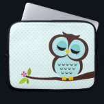 Housse Pour Ordinateur Portable Hibou mignon d'Aqua<br><div class="desc">La douille élégante de l'électronique comporte une belle illustration de vecteur d'un hibou été perché sur une branche d'arbre.</div>