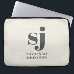 Housse Pour Ordinateur Portable Initiales du monogramme de crème<br><div class="desc">Crème Nom personnalisé simple</div>