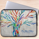 Housse Pour Ordinateur Portable Instructeur de Yoga Arc-en-ciel<br><div class="desc">Cette pochette d'ordinateur portable décorative est ornée d'un imprimé d'arbre en mosaïque de couleur arc-en-ciel sur un arrière - plan gris pâle. Ajoutez votre nom et votre occupation pour personnaliser ce coque. Utilisez l'option Personnaliser supplémentaire pour modifier la taille, le style ou la couleur du texte si vous le souhaitez....</div>