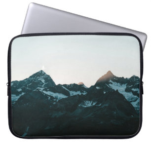 HOUSSE POUR ORDINATEUR PORTABLE LA MONTAGNE COUVERTE DE NEIGE PENDANT LA JOURNÉE2