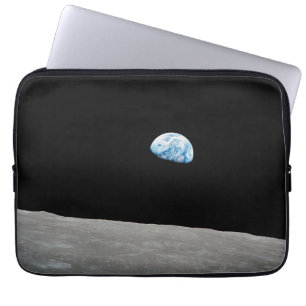 Housse Pour Ordinateur Portable La Terre S'Élève Au-Dessus De L'Horizon Lunaire.