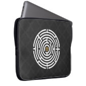 HOUSSE POUR ORDINATEUR PORTABLE LABYRINTH TRISKELION TRIPLE CELTIC SPIRAL (Devant droit)