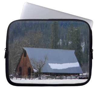 Housse Pour Ordinateur Portable L'hiver en montagne.....