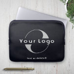 Housse Pour Ordinateur Portable Logo d'entreprise sur Black White, marque propre S<br><div class="desc">Logo personnalisé sur une pochette d'ordinateur portable minimale propre. Ajoutez votre logo et votre texte.</div>