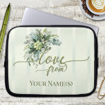 Housse Pour Ordinateur Portable Love Greenery Script Portable Sleeve<br><div class="desc">Manche d'ordinateur portable avec un design élégant à rayures vertes avec des feuilles aquarelles et des textes de script. Beau par exemple une mère,  un enseignant,  un employeur ou une soeur ... </div>