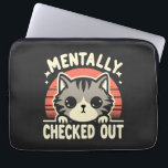 Housse Pour Ordinateur Portable Médecin Extrait Funny Chat Maman Vie pour Mère<br><div class="desc">"Mental Checked Out" Funny Cat Maman design est le cadeau pur de la Fête des Mères pour les amoureux de les chats. Ce design plein d'esprit et de style montre l'amour pour les chats et les mamans. Parfait pour la Fête des Mères ou l'anniversaire, elle veut afficher sa fierté de...</div>