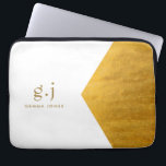 Housse Pour Ordinateur Portable Monogramme classique élégant minimal or blanc<br><div class="desc">Une pochette d'ordinateur portable noir pour la maison ou le travail, avec un simple monogramme d'or minimaliste moderne et propre avec des initiales de typographie de serif coque bas. Une marque de ponctuation (point) divise la première et la dernière initiale comme un élément de conception simple qui définit ce style...</div>