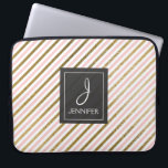 Housse Pour Ordinateur Portable Monogramme élégant à huile rose et or<br><div class="desc">Coque Monogramme élégant rayé rose et Faux Gold Foil. Ce coque peut être customisé pour inclure votre nom initial et votre nom complet.</div>