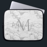 Housse Pour Ordinateur Portable Monogramme en marbre argenté chic<br><div class="desc">Chic Silver Foil Monogramme avec du marbre argenté tendance et votre nom et monogramme personnalisés.</div>