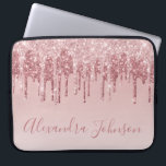 Housse Pour Ordinateur Portable Monogramme étincelant rose or<br><div class="desc">Blush Pink - Rose Gold Faux Parties scintillant de goutte et Élégant Monogramme Girly mignonne Ordinateur portable Coque ou Manche. Ce coque peut être customisé pour inclure votre nom de script de signature.</div>