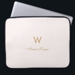 Housse Pour Ordinateur Portable Monogramme moderne Blush Pink Gold Script<br><div class="desc">Un design monogramme moderne et élégant avec typographie écriture manuscrite en or et typographie en bloc sans serif sur un élégant arrière - plan rose pastel pâle. Le monogramme et le nom peuvent être facilement personnalisés.</div>