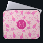 Housse Pour Ordinateur Portable Monogramme Motif de chats rose-rose<br><div class="desc">Fille motif de chat rose avec monogramme en option.</div>