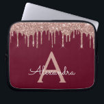 Housse Pour Ordinateur Portable Monogramme Parties scintillant or rose de Bourgogn<br><div class="desc">Bourgogne et rose - Rose Gold Faux Dripping Parties scintillant fille moderne et élégante et Coque monogramme élégant étincelant. Ce coque peut être customisé pour inclure votre nom initial et prénom.</div>