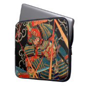 HOUSSE POUR ORDINATEUR PORTABLE MONSTRE DE COMBAT SAMURAI (devant gauche)