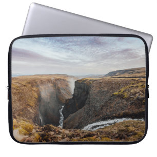 Housse Pour Ordinateur Portable MONTAGNE ROCHEUSE Brown ET GRIS SOUS DES NUAGES GR