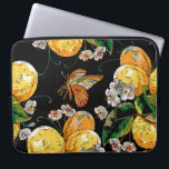 Housse Pour Ordinateur Portable Motif à papillon floral citron moderne<br><div class="desc">Ce design moderne présente un motif sur des citrons avec des fleurs et des papillons #citrons #citrons #citrons #papillons #électroniques #laptopcases #ordinateur portable #laptopsleeves #bureau #école #maison #travail #cadeaux #cadeaux #mode #style #tendance #tendance #tendance</div>