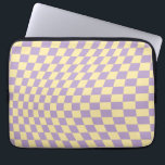 Housse Pour Ordinateur Portable Motif de contrôle du tableau de bord jaune et lava<br><div class="desc">à damiers motif - chèque tordu violet et jaune / damier ondulé et déformé.</div>