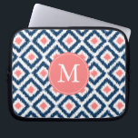 Housse Pour Ordinateur Portable Motif de corail bleu décoré d'un monogramme d'Ikat<br><div class="desc">Des caractéristiques de conception élégantes et chics un motif coloré et à la mode d'ikat de diamants et peuvent être personnalisées avec votre monogramme,  initiale,  nom,  ou n'importe quel texte de votre choix pour un cadeau fait sur commande parfait !</div>