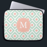 Housse Pour Ordinateur Portable Motif de corail en bon état décoré d'un monogramme<br><div class="desc">Des caractéristiques de conception élégantes et chics un motif coloré et à la mode d'ikat de diamants et peuvent être personnalisées avec votre monogramme,  initiale,  nom,  ou n'importe quel texte de votre choix pour un cadeau fait sur commande parfait !</div>